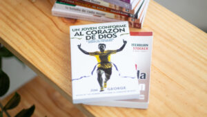 Un Joven Conforme al Corazón de Dios (Bolsillo)