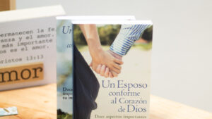 Un Esposo Conforme al Corazón de Dios (Bolsillo)